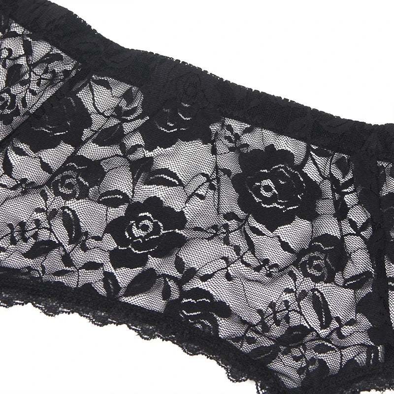 Gehen Sie ein Risiko ein mit dem kurvenbetonten High Waist Strapsgürtel und Panty