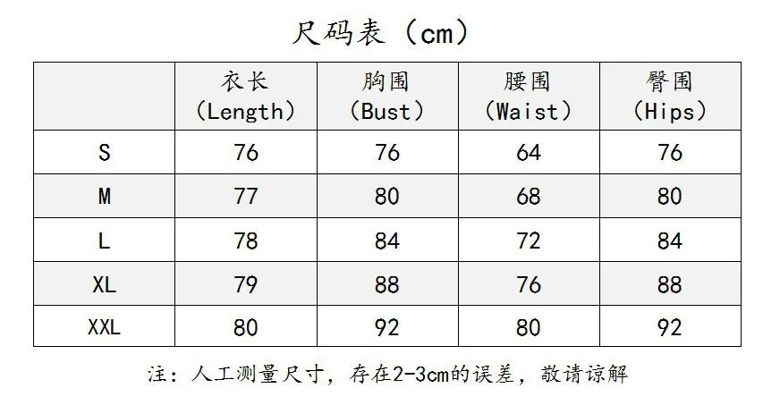 Zeigen Sie Stil mit diesem gewagten und eleganten Minikleid aus PU-Leder!