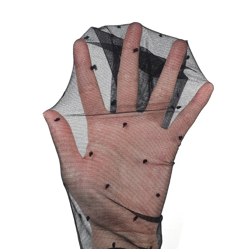 Vivi l'emozione della moda e dell'avventura con queste calze nere trasparenti a pois!